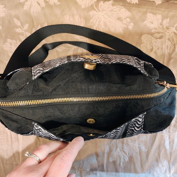 Baggallini Hobo Black/White Illusion Shoulder Handbag, Used - Picture 4 of 13